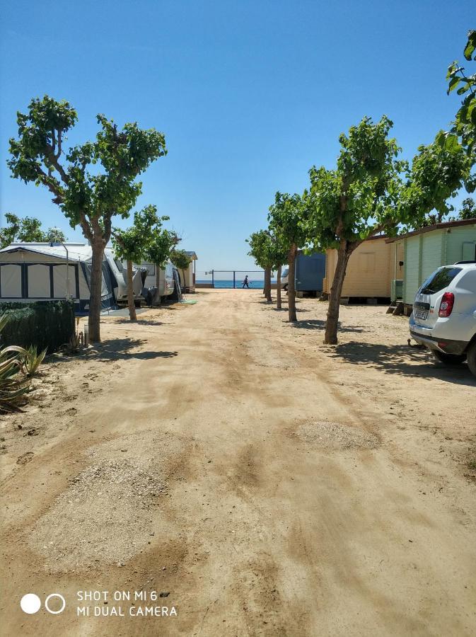 Camping El Pinar Platja Santa Susanna Esterno foto