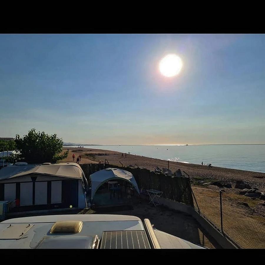 Camping El Pinar Platja Santa Susanna Esterno foto