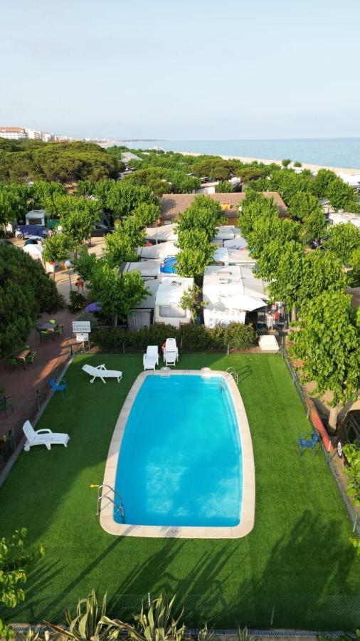 Camping El Pinar Platja Santa Susanna Esterno foto