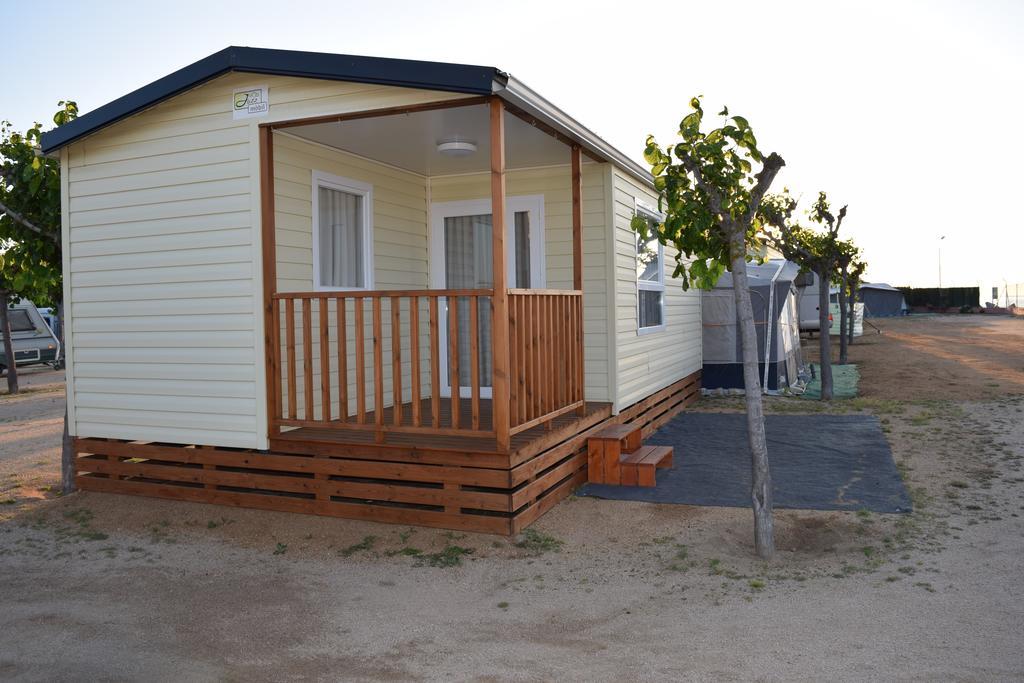 Camping El Pinar Platja Santa Susanna Esterno foto