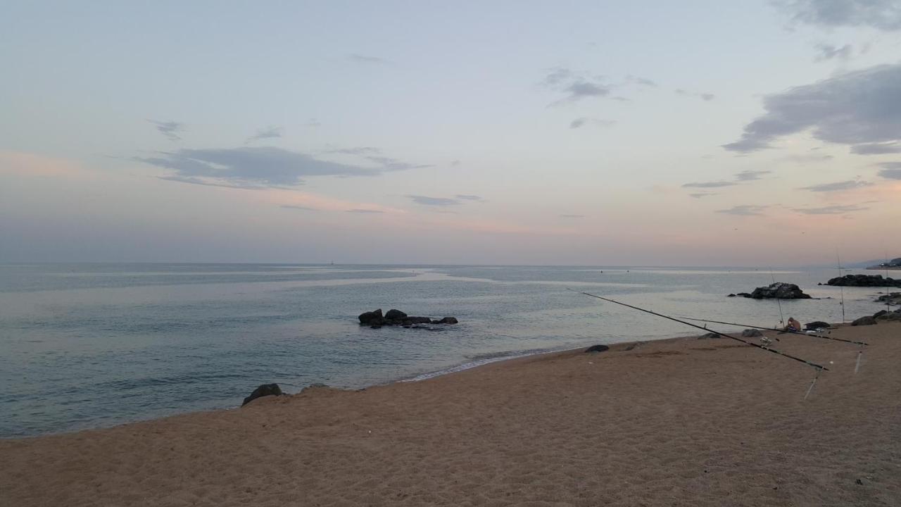 Camping El Pinar Platja Santa Susanna Esterno foto